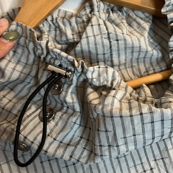 Stylish short sleeve top windbreaker fabric women’s L gray drawstring neckline - Picture 3 of 8